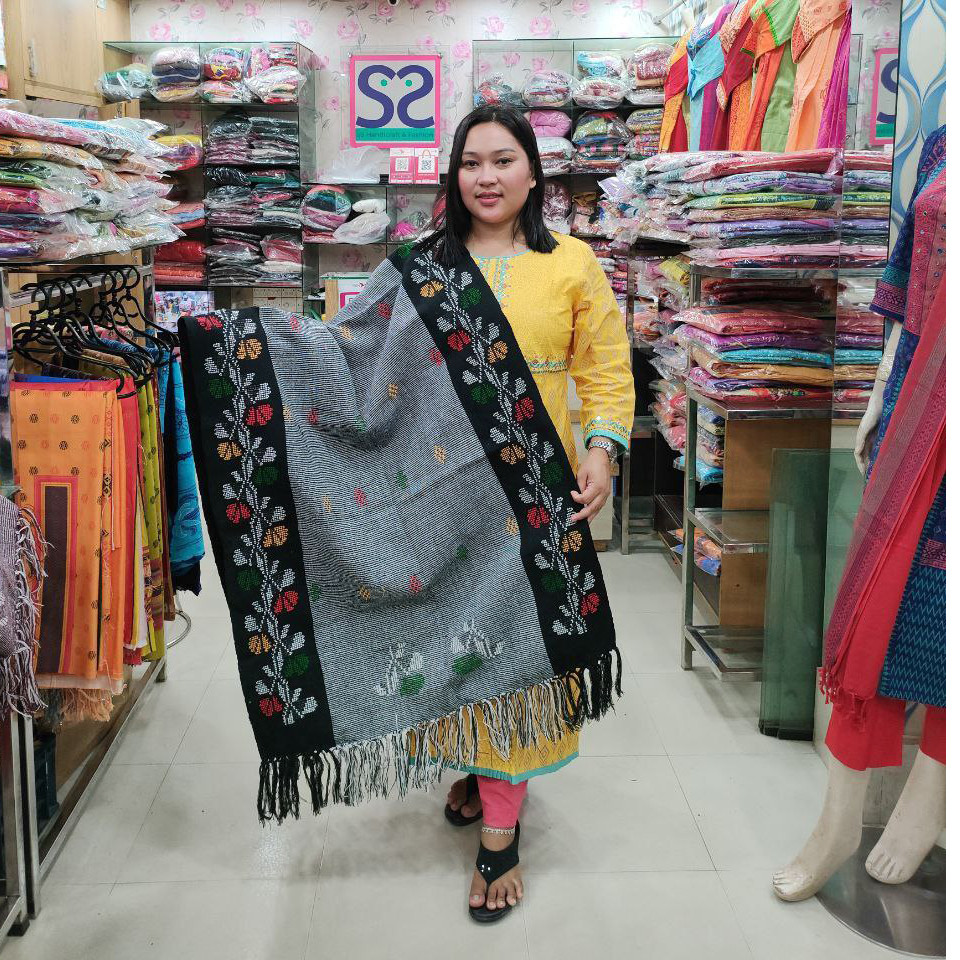Lotapata Shawl by Waist Loom