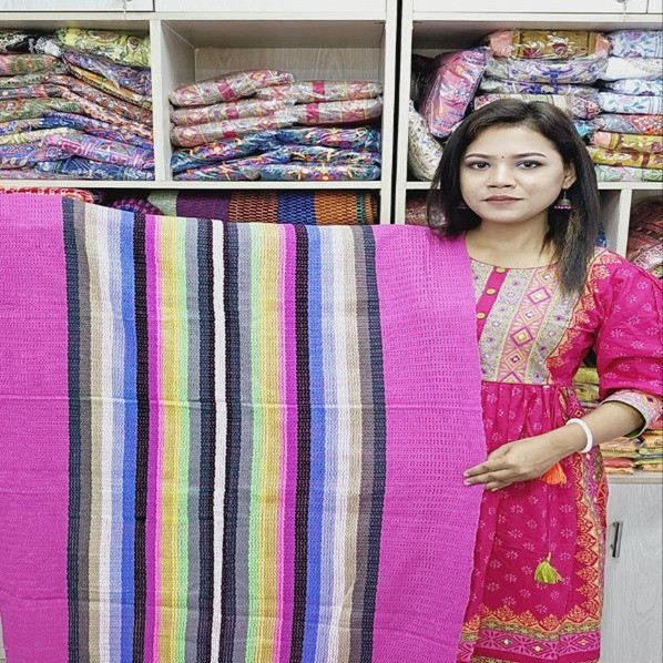 কোমর তাতে বম শাল (Bawm Shal by Waist Loom)