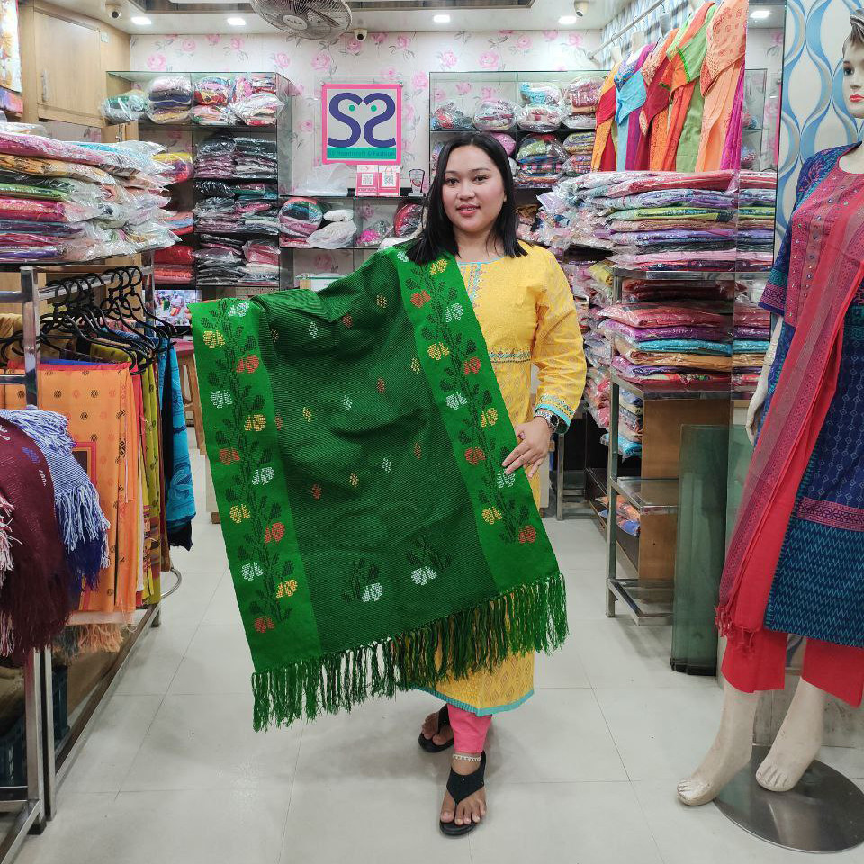 Lotapata Shawl by Waist Loom